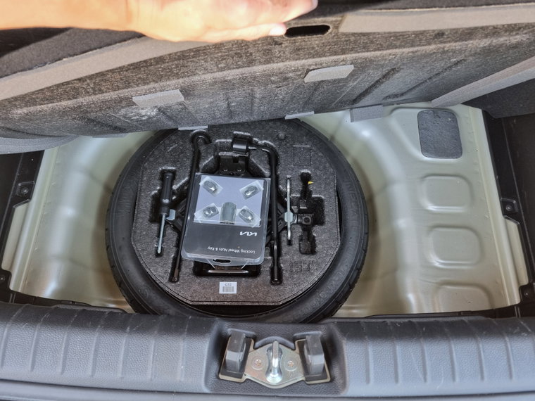 Vehicle Image 17