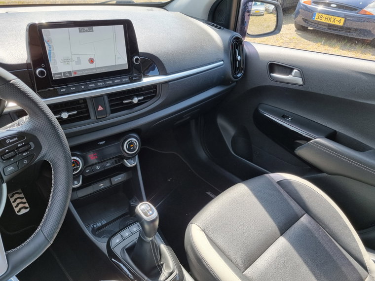 Vehicle Image 30
