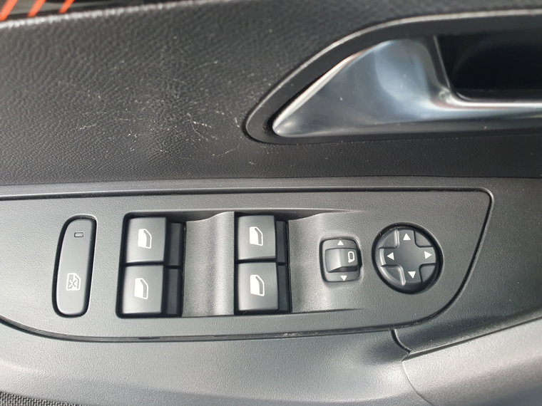 Vehicle Image 38