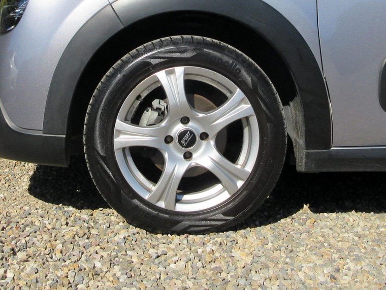 Vehicle Image 14