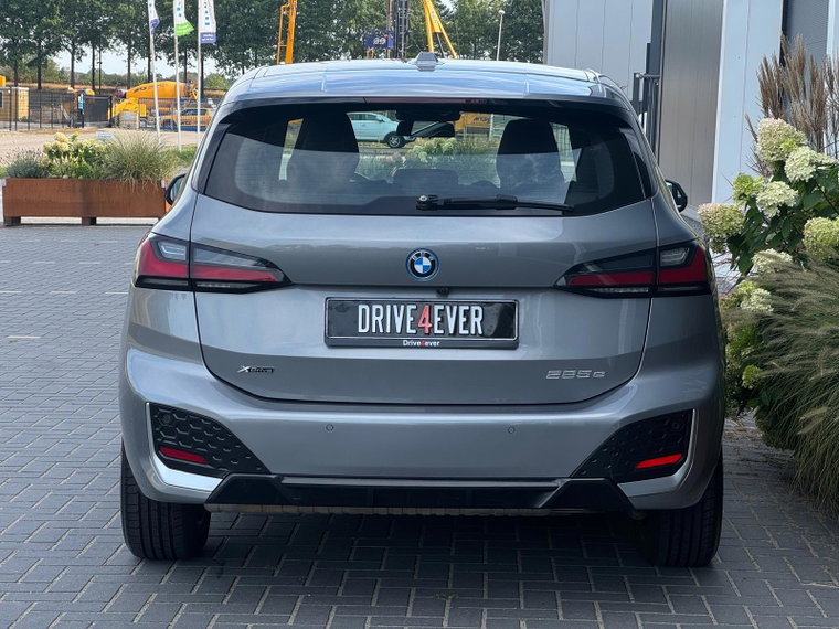 Vehicle Image 28