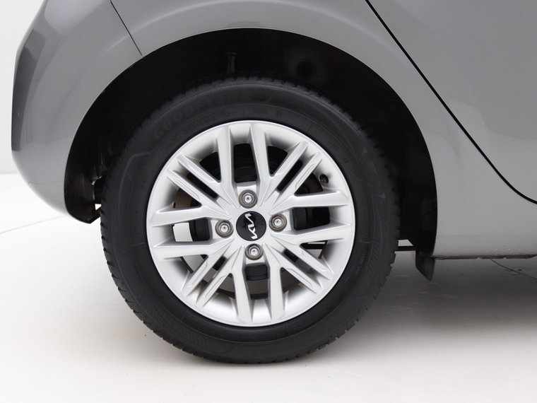 Vehicle Image 30