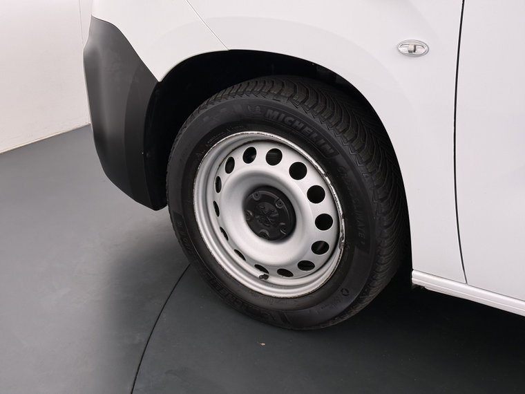 Vehicle Image 31