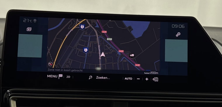 Vehicle Image 9