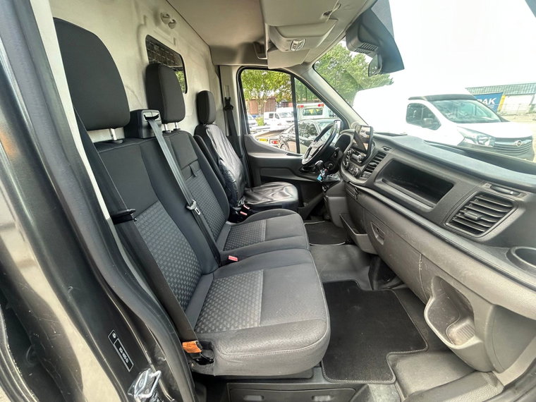 Vehicle Image 9