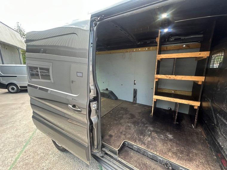 Vehicle Image 10