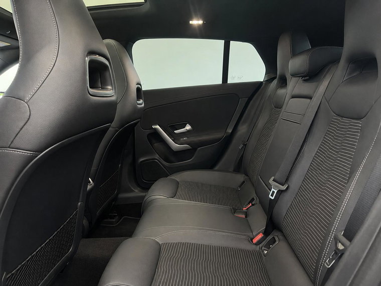 Vehicle Image 31
