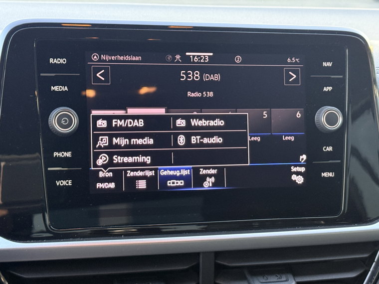 Vehicle Image 35
