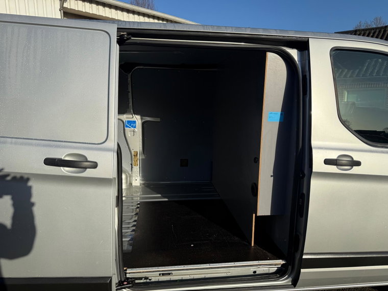 Vehicle Image 18