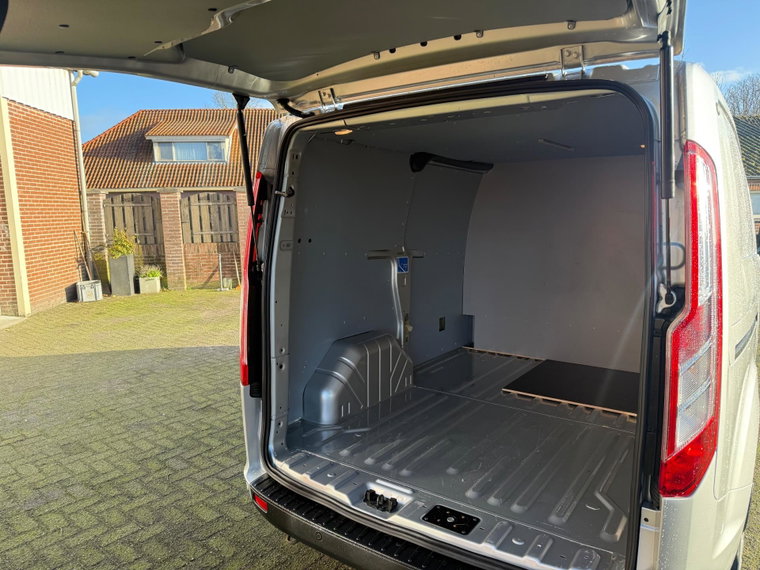 Vehicle Image 19