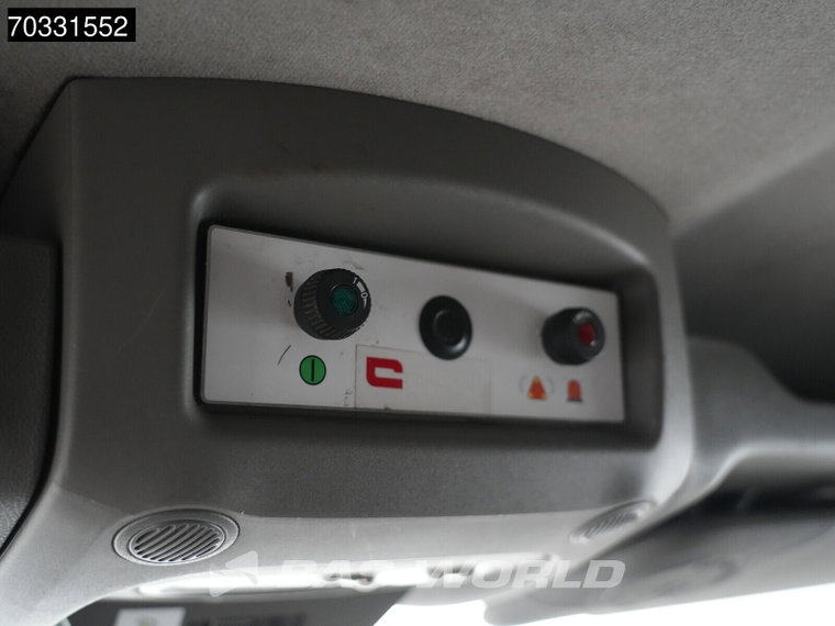 Vehicle Image 29