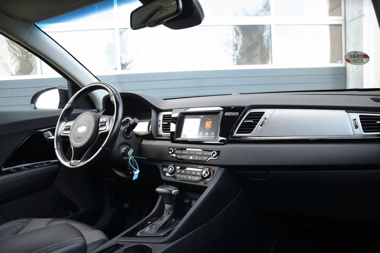 Vehicle Image 11