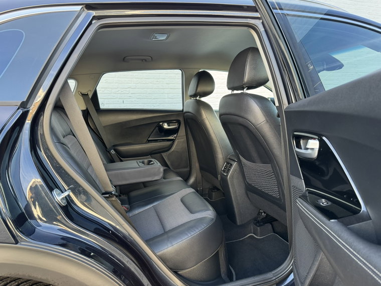 Vehicle Image 37
