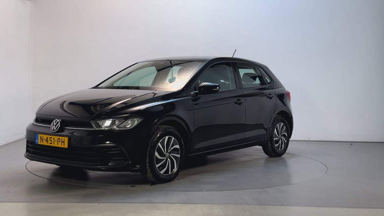 Vehicle Image 8