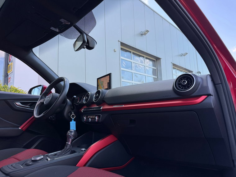 Vehicle Image 26