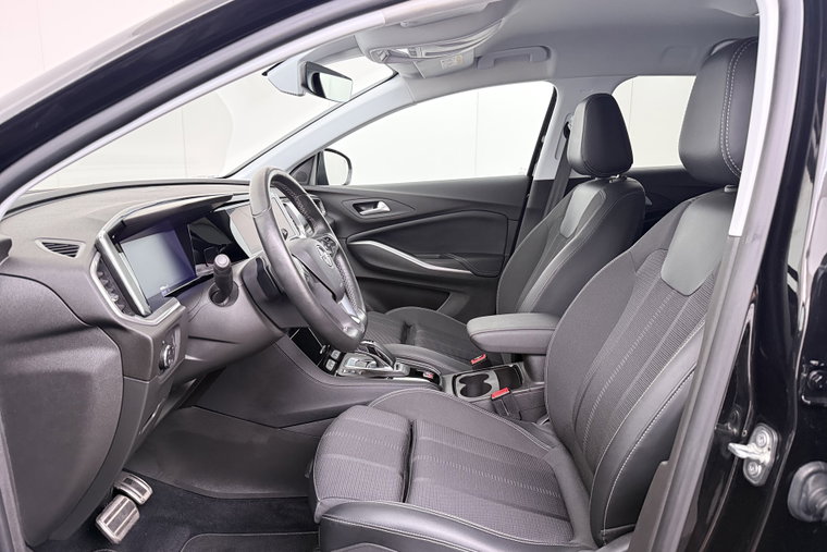 Vehicle Image 10