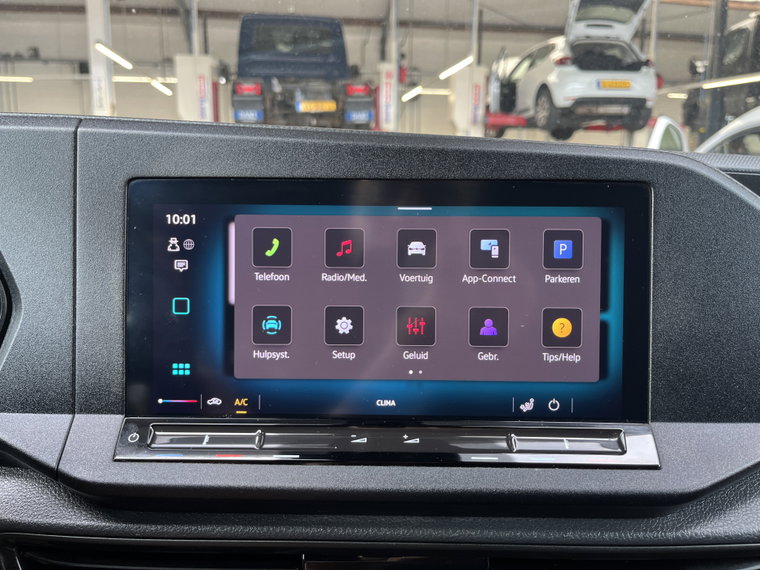 Vehicle Image 35