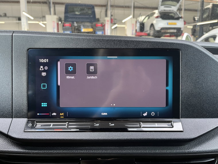 Vehicle Image 36