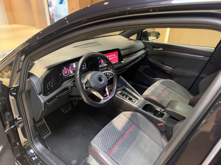 Vehicle Image 17