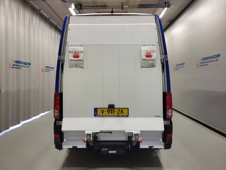 Vehicle Image 23