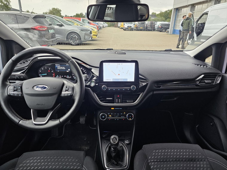 Vehicle Image 25