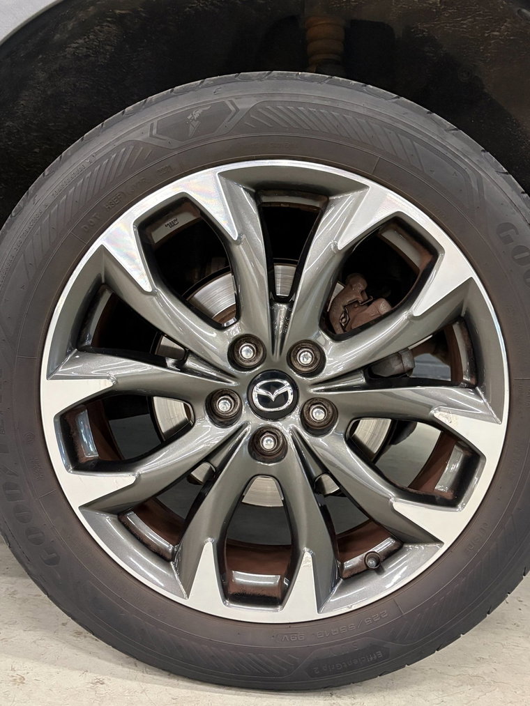 Vehicle Image 8