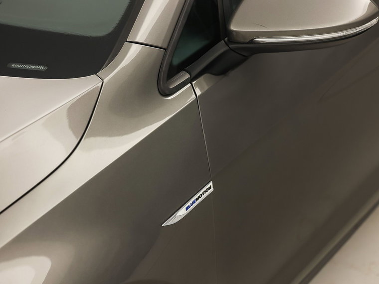 Vehicle Image 37