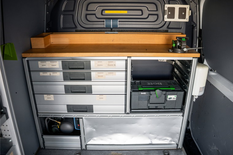 Vehicle Image 13