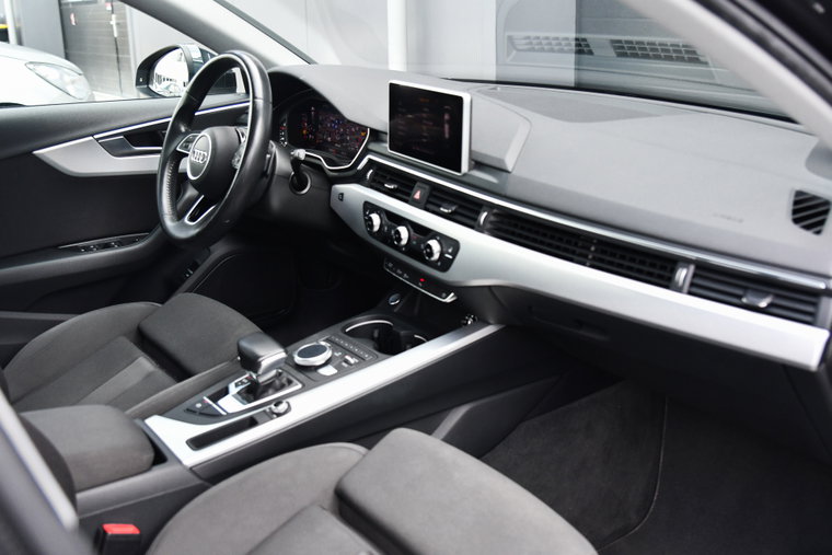 Vehicle Image 13