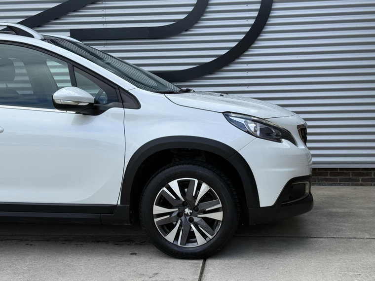 Vehicle Image 32