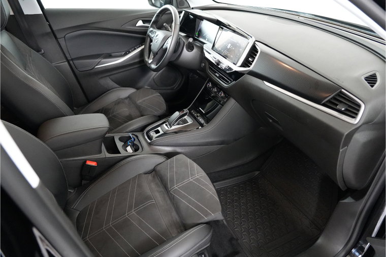 Vehicle Image 12