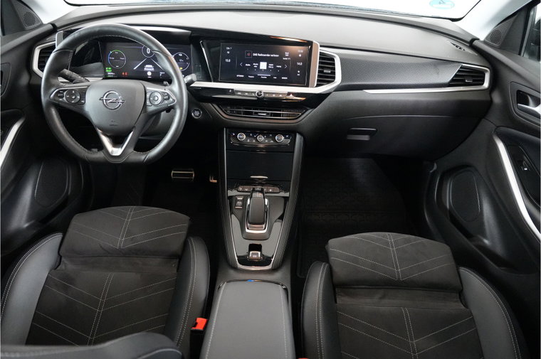 Vehicle Image 16