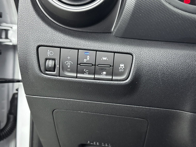 Vehicle Image 26