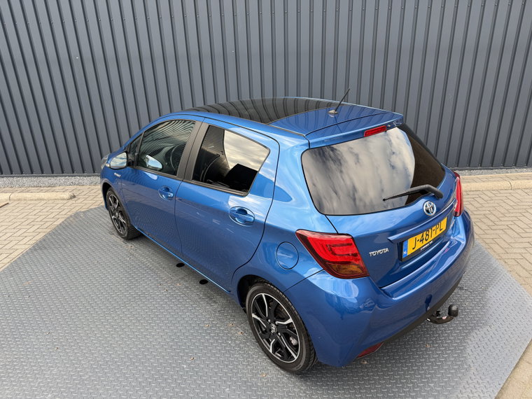 Vehicle Image 14