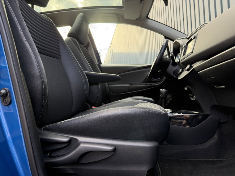 Vehicle Image 19