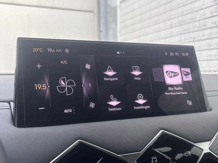 Vehicle Image 35