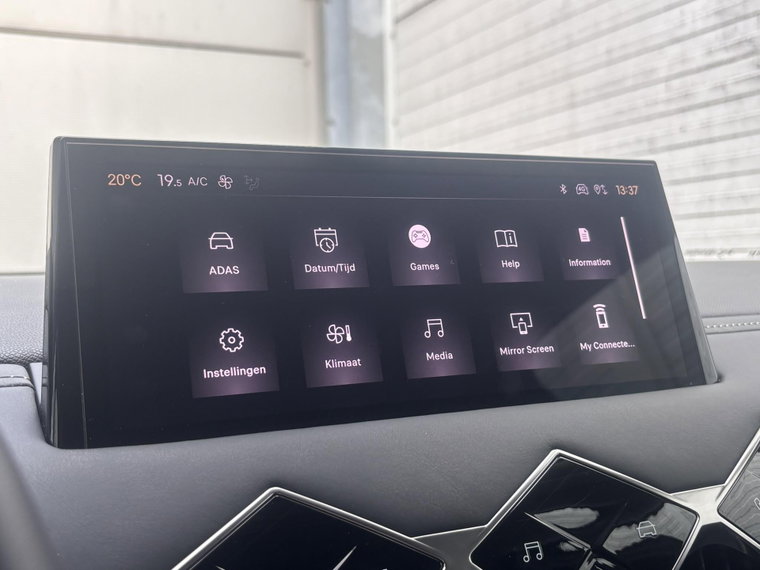 Vehicle Image 38