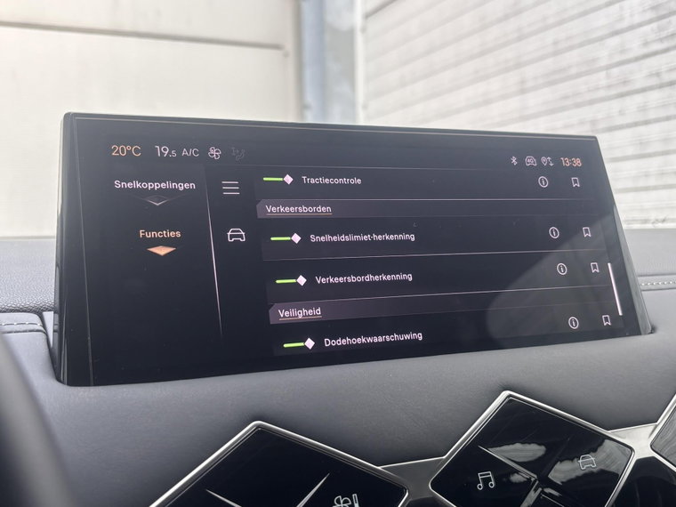 Vehicle Image 41