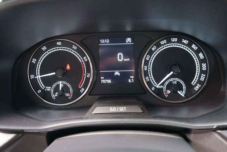 Vehicle Image 25