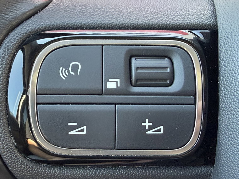 Vehicle Image 26