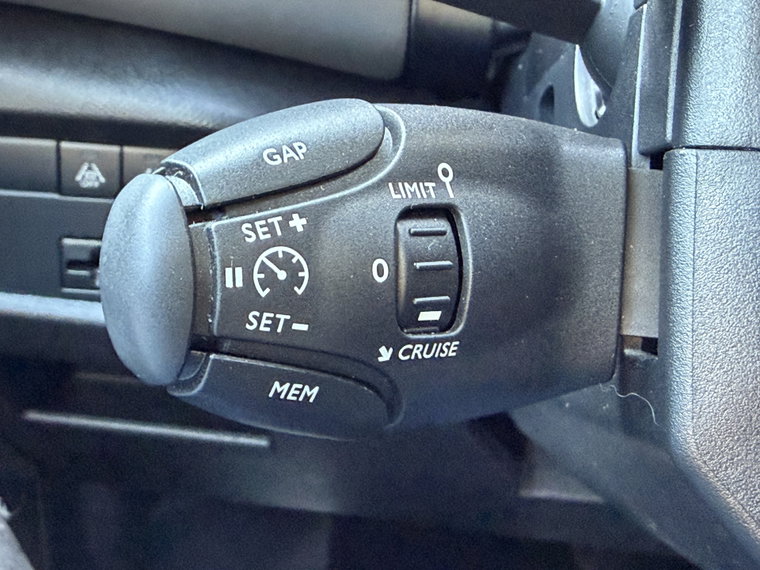 Vehicle Image 28