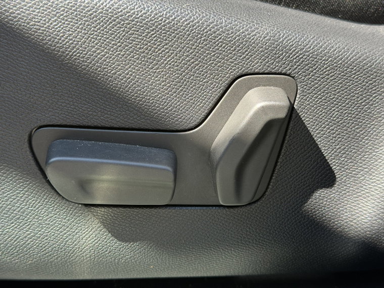 Vehicle Image 42