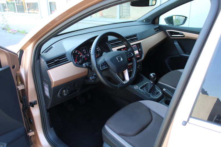Vehicle Image 14