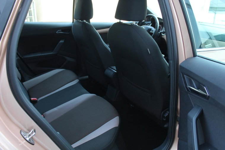 Vehicle Image 18
