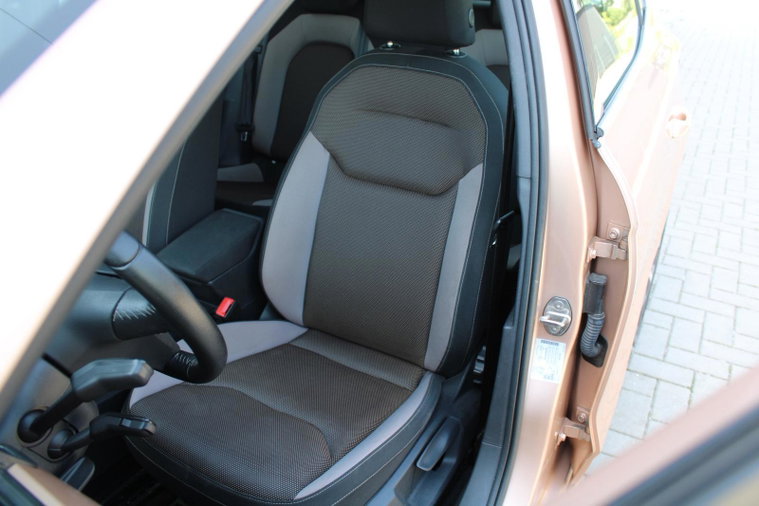 Vehicle Image 27
