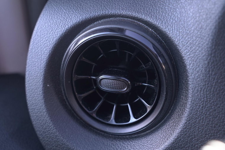 Vehicle Image 40