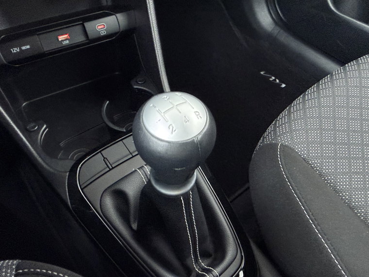 Vehicle Image 32