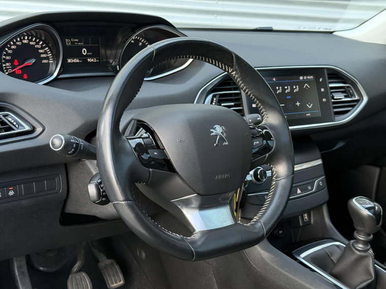 Vehicle Image 26