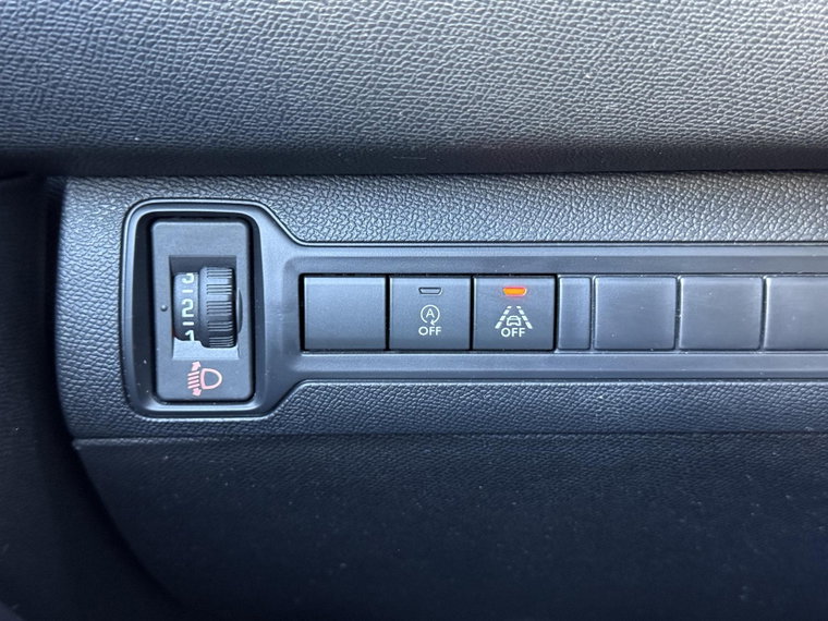 Vehicle Image 28