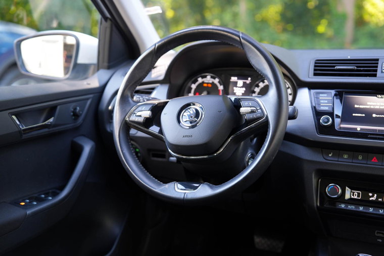 Vehicle Image 22